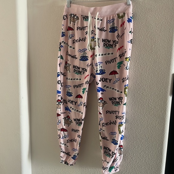 Super soft, pink friends pajama bottoms - Picture 2 of 8